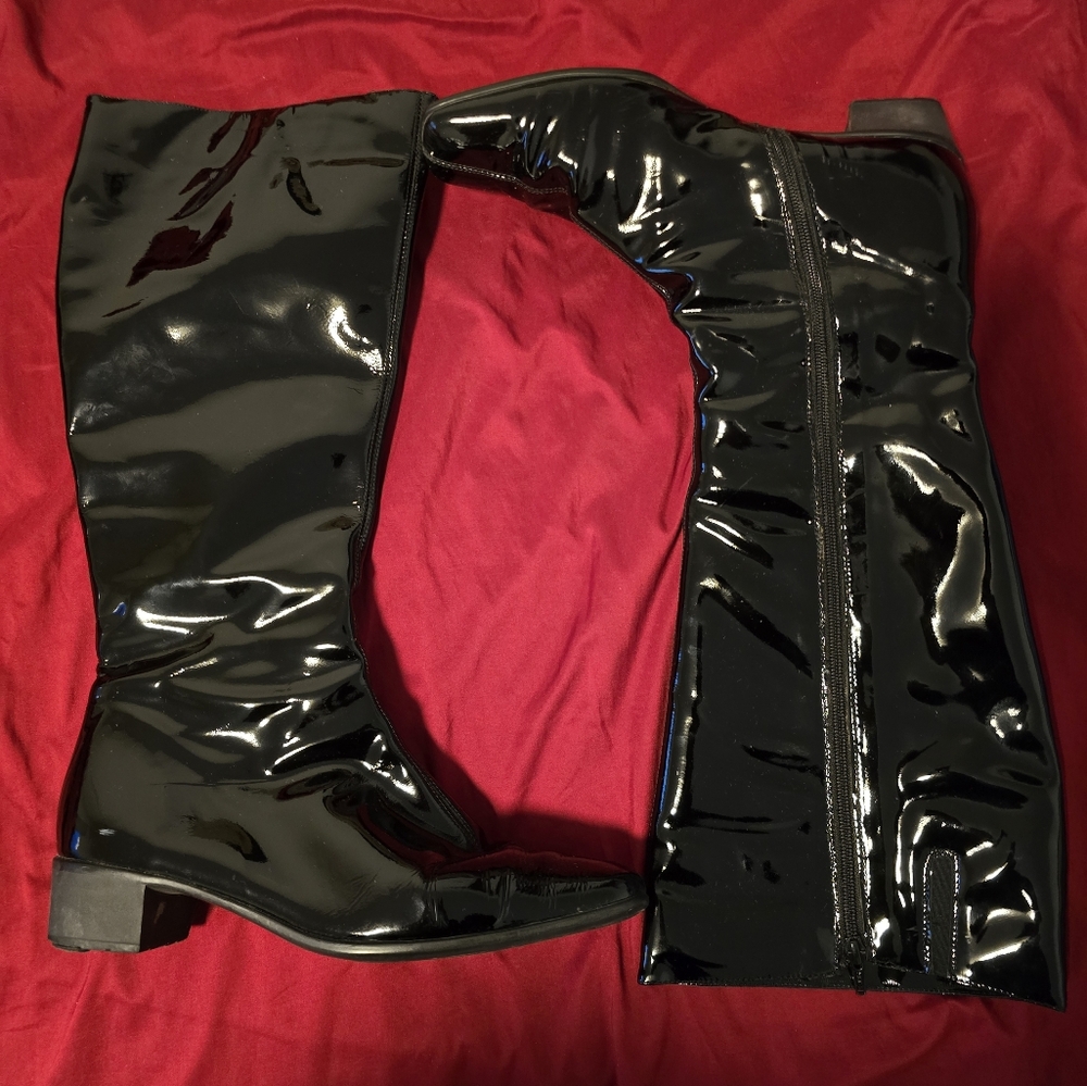 Patent leather black boots